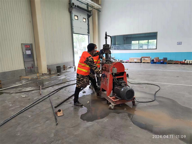 卢市镇厂房地面下沉塌陷注浆加固施工